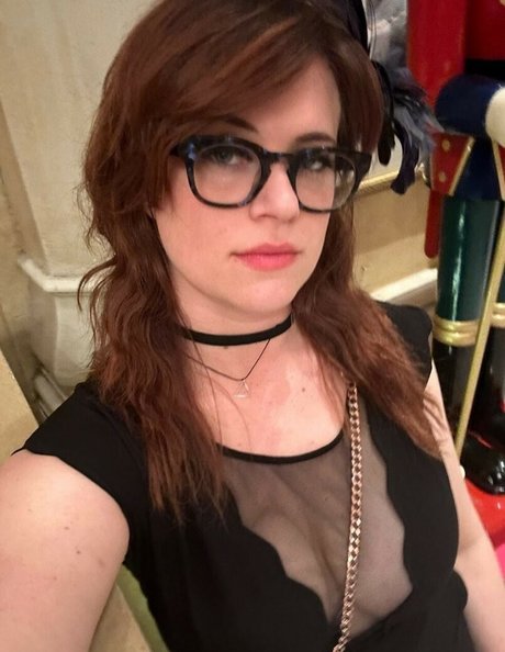 mollige emo-onlyfans erotische kunst bild