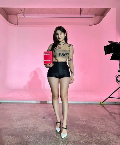 Lsoojung hübsche xxx galerie