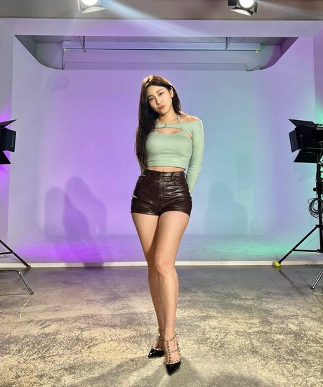 Lsoojung hd sex fotos