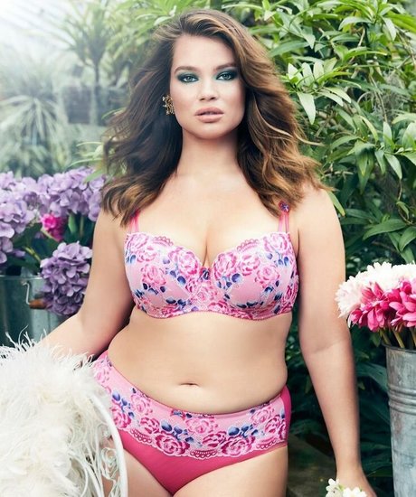 Tara Lynn freie sexy bild