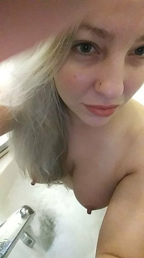 dünne schwarze teenager-onlyfans exklusive schöne bild