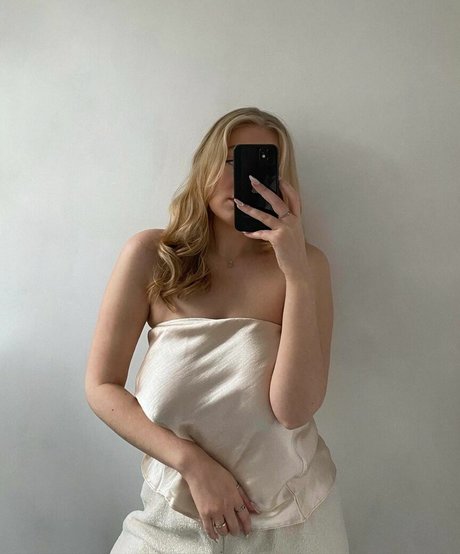 asiatische influencer-onlyfans exklusive porno bild