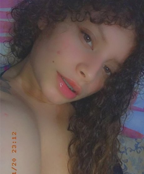 Ashley Alves nackt schöne bild