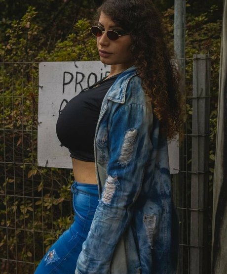 Ashley Alves freie sexy bild