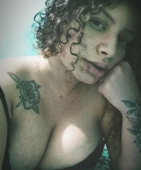 Ashley Alves erotische nacktheit foto