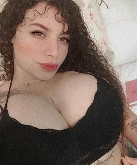 Ashley Alves nackt hübsche bilder