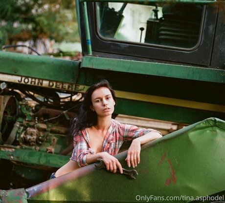 tina asphodel xxx schöne galerien