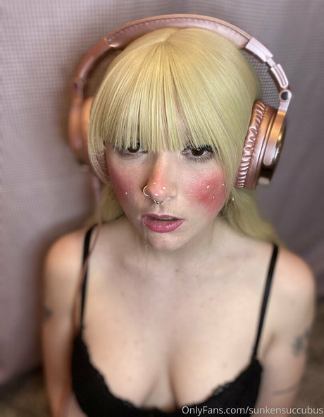 asiatische teen pussy onlyfans erotische pornographische foto