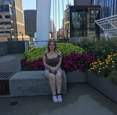 Kyla S kunst nackt bild