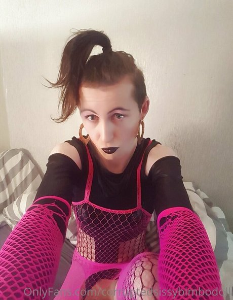 corruptedsissybimbodoll erotische nackt bild