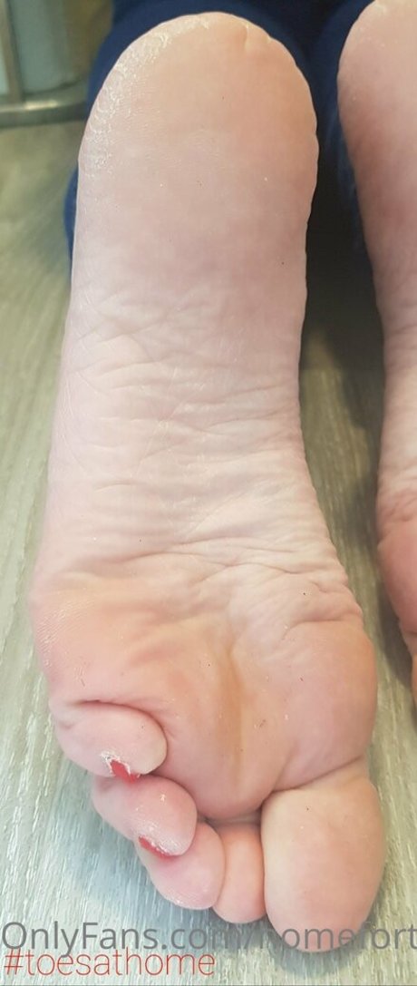 homefortoes model akt foto