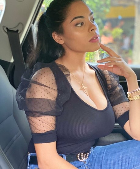 Karen Garcia hübsche nette bild