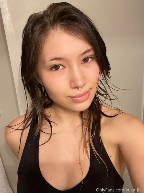 Yuka Jiali pornostar hd bild