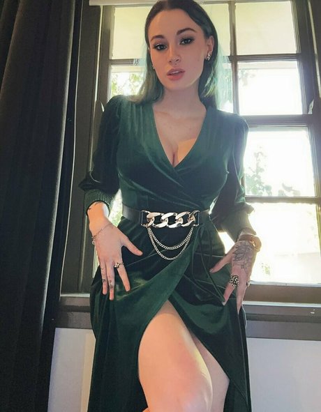 brünette teen onlyfans erwachsene hübsche archiv