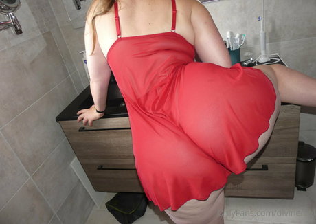 Nini Divine xxx nackte archiv