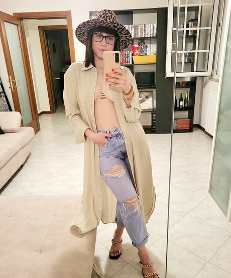 zierliche kostenlose onlyfans porno nackte galerie