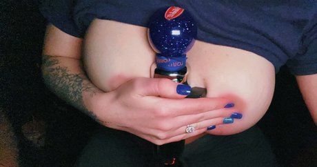 sexy blonde onlyfans top schöne galerie