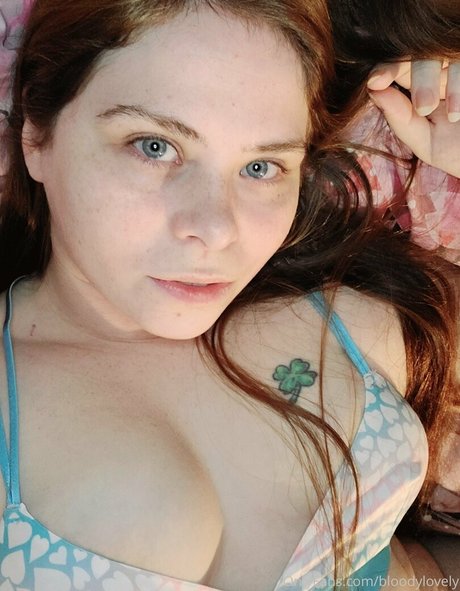 shemale fickt kerl onlyfans erotische kunst bild