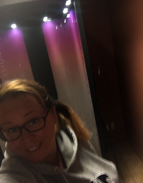 flachbrüstige onlyfans perfekte nackten galerie