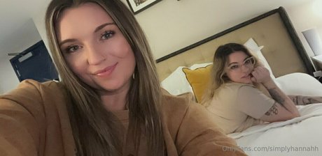 simplyhannahh nackt pornographische bild