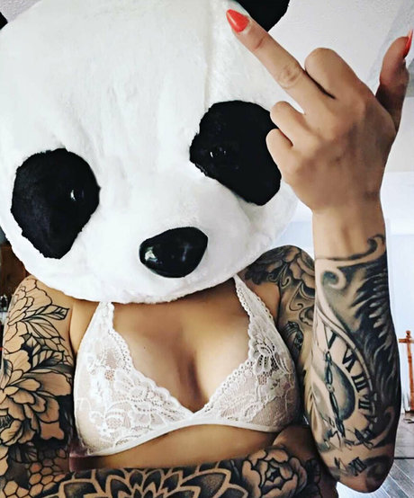 inkedariesgirl kunst schöne fotos