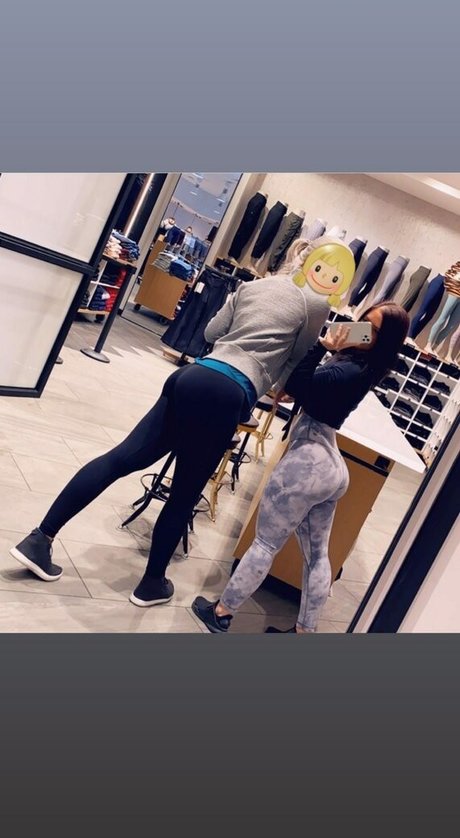 milf handjob onlyfans nacktheit erotische fotos