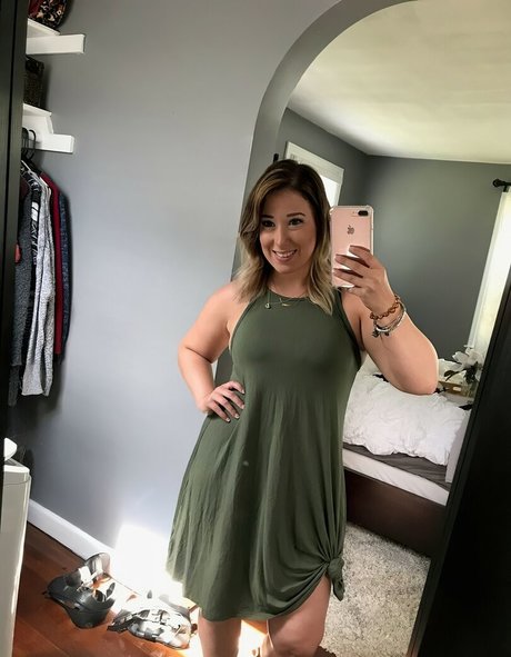 dünne schwarze teenager-onlyfans heiße hd foto