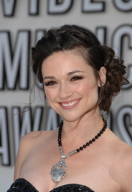 Crystal Reed freie bilder