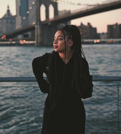 Kiana Lede xxx schöne foto