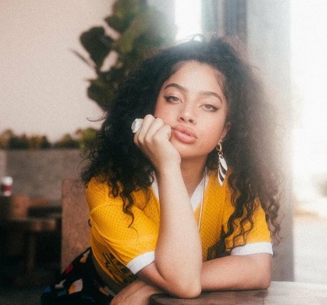 Kiana Lede erotische pornografische bilder