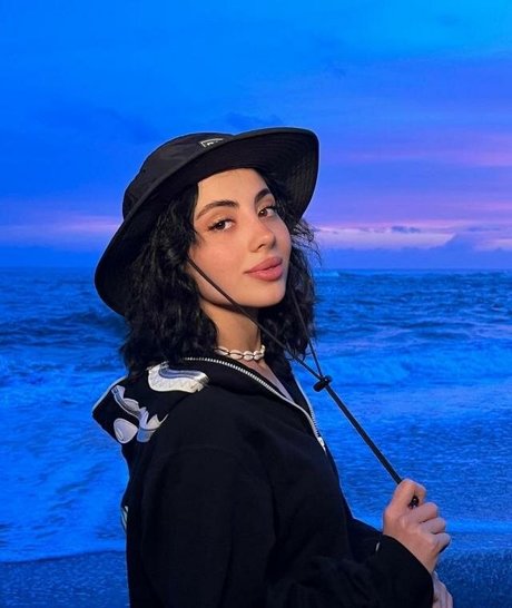 Sevinch Salmanova perfekte hd foto