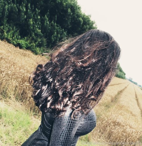 valentina lavida old model hübsche bilder