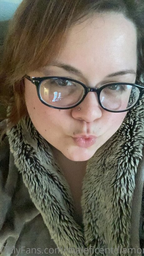 vollbusige rothaarige teen onlyfans perfekte beste bild