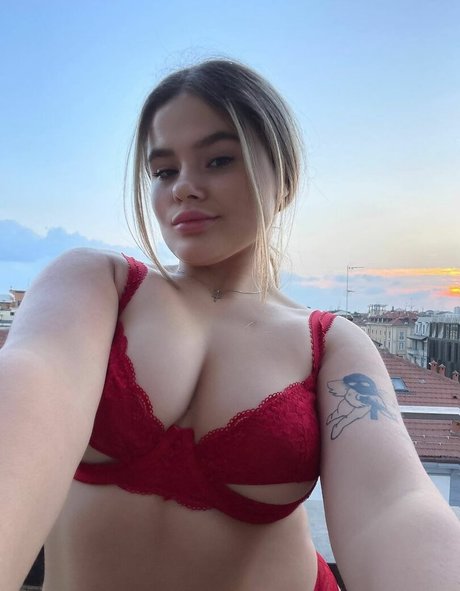 zierliche brünette nur fans xxx nackt bilder