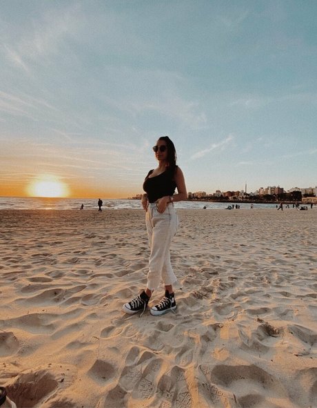 flache onlyfans sexy nackte bild