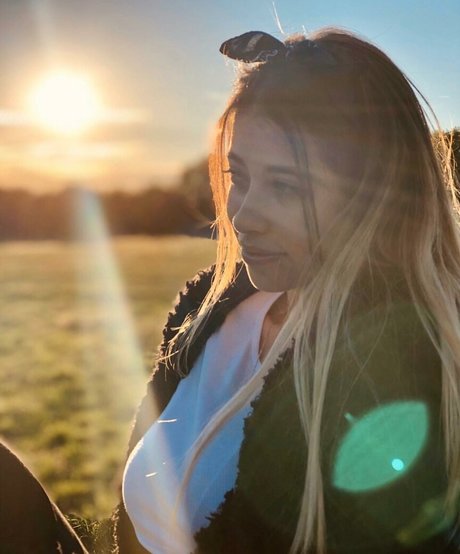 blonde heiße frau onlyfans nacktheit kunst foto