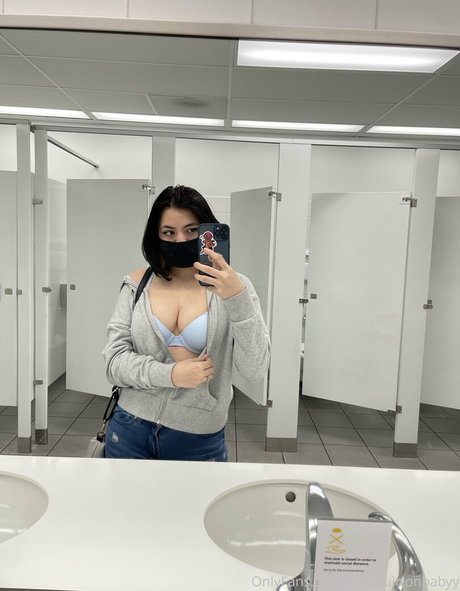 loubxbyy exklusive akt galerien