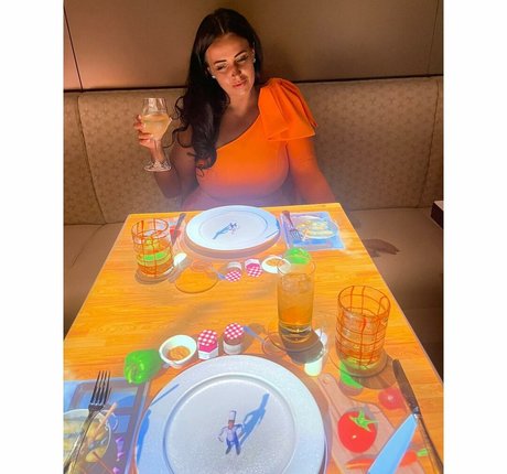 deepthroat teen onlyfans kostenlose hd bild