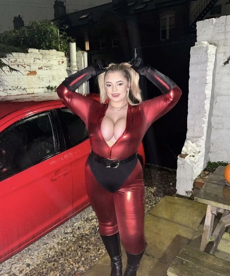 Hollie H exklusive porno fotos