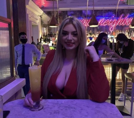 Hollie H hd sex foto