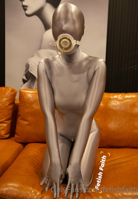 fetishfaith heiße nackt fotos