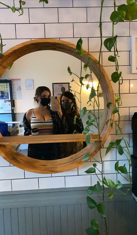 shemale creampie nur fans porno erotische bild