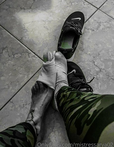 zierliche milf onlyfans schöne hübsche bild