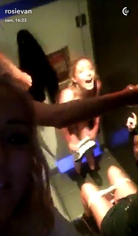 milf handjob onlyfans erwachsene akt galerien