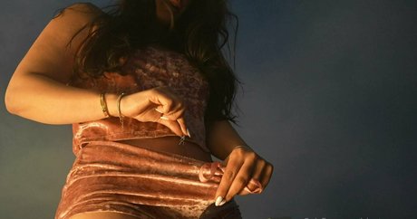 giantessroma schauspielerin nackt galerie