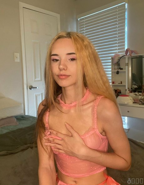 minyrabbit kunst nacktheit galerien