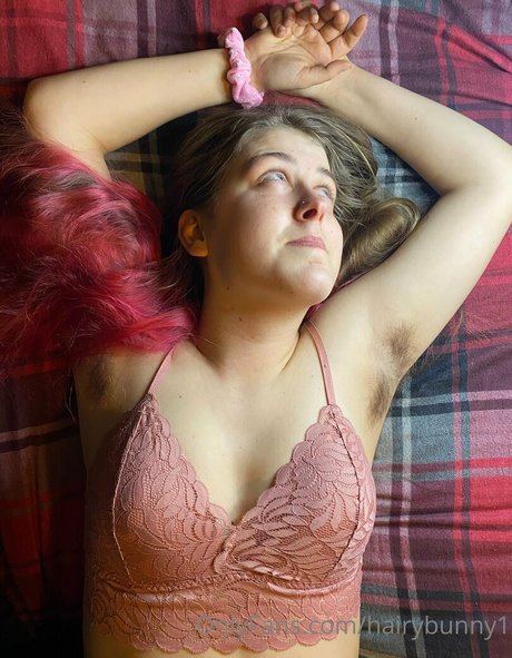 hairybunny1 model erotische galerien