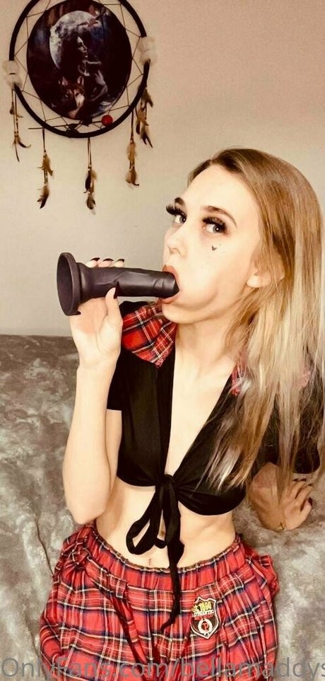 bellamaddyson heiße erotische foto