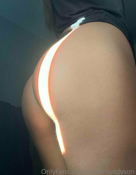 bellamaddyson schauspielerin nackt galerie