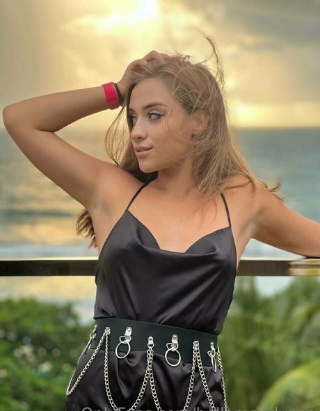 bellamaddyson nacktheit erotische bild